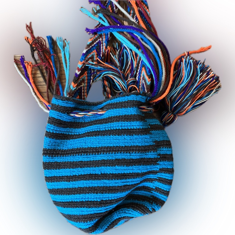Handmade Woven Shoulder Bag - Picture 4 of 8